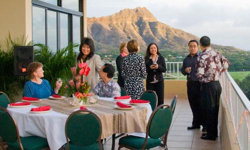 Aston Waikiki Beach Hotel’s Coconut Club is the spot for sunset cocktail parties and motivational meetings. // (C) 2010 Aston Hotels & Resorts_o